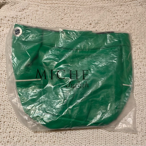 MICHE SHELL REYNA AND JUDITH - Picture 2 of 7